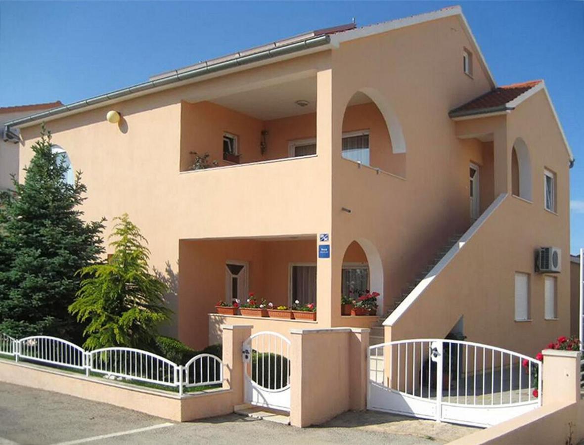 Apartmani Nedoklan Srima Εξωτερικό φωτογραφία
