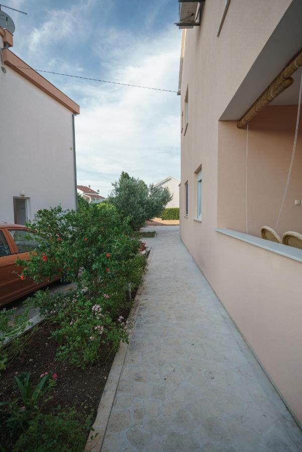Apartmani Nedoklan Srima Εξωτερικό φωτογραφία