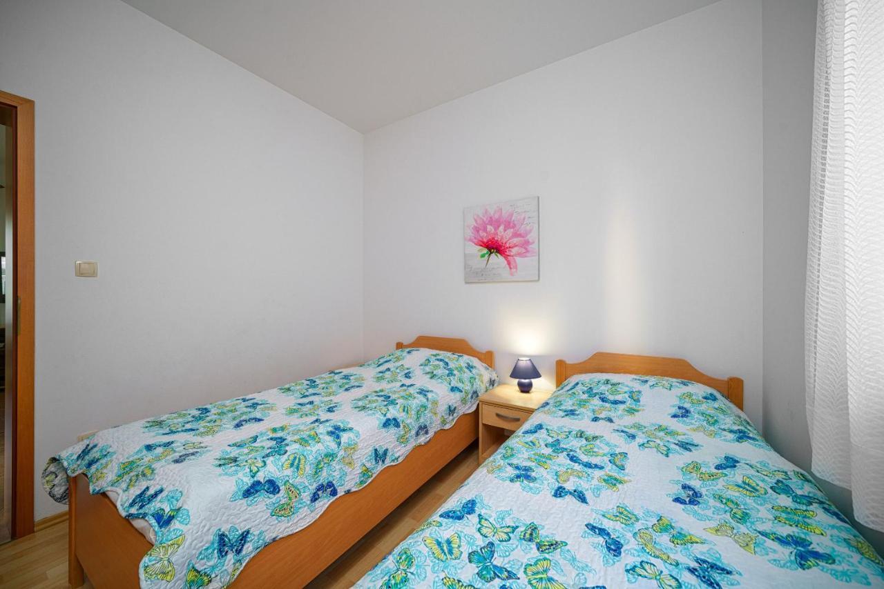 Apartmani Nedoklan Srima Εξωτερικό φωτογραφία